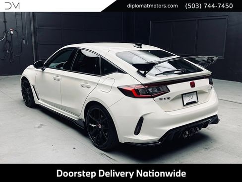 Used 2024 Honda Civic Type R image 6