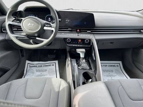 Used 2024 Hyundai Elantra SEL FWD image 10