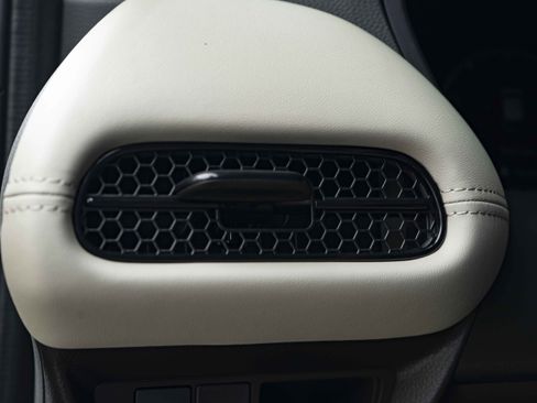 Used 2026 Honda HR-V LX image 37