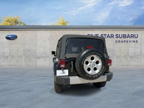 Used 2014 Jeep Wrangler Unlimited Sahara w/ Connectivity Group AWD/4WD image 7