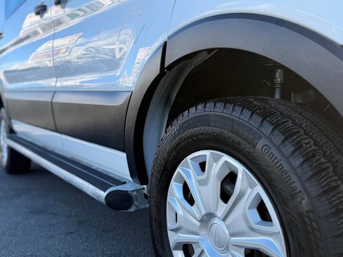 Used 2024 Ford Transit 250 Low Roof w/ Exterior Upgrade Package image 28