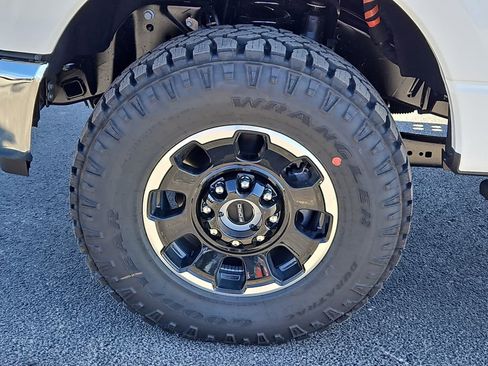 New 2026 Ford F250 Lariat w/ Tremor Off-Road Package image 17