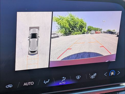 Used 2025 Chevrolet Equinox EV RS FWD image 22