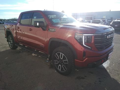 Used 2023 GMC Sierra 1500 AT4 w/ AT4 Preferred Package image 4