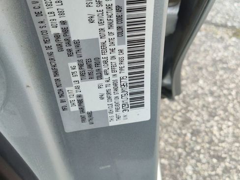 Used 2018 MAZDA MAZDA3 Sport image 33