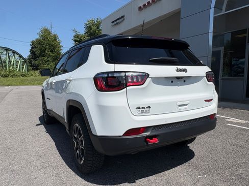 Certified 2025 Jeep Compass Trailhawk AWD/4WD image 9