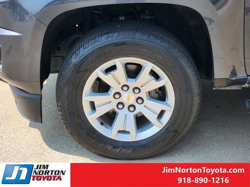 Used 2017 Chevrolet Colorado LT w/ Luxury Package, Chrome AWD/4WD image 13