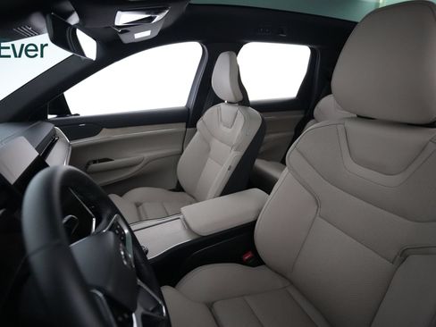 Used 2025 Volvo EX90 Plus AWD/4WD image 4