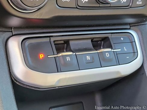 Used 2023 GMC Acadia SLE w/ Driver Convenience Package image 23