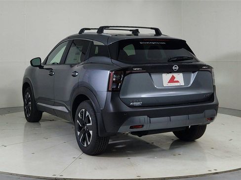 New 2026 Nissan Kicks SV w/ Charging Package image 5