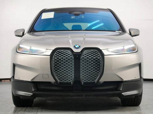 Used 2022 BMW iX xDrive50 w/ Premium Package image 7