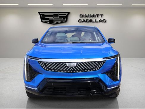 New 2026 Cadillac Optiq Luxury 1 image 8