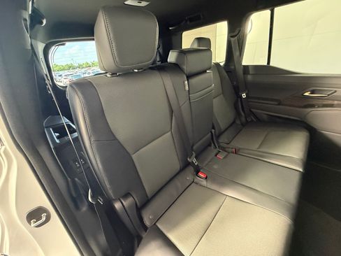 Used 2024 Lexus GX 550 w/ Accessory Package (Z1) AWD/4WD image 34