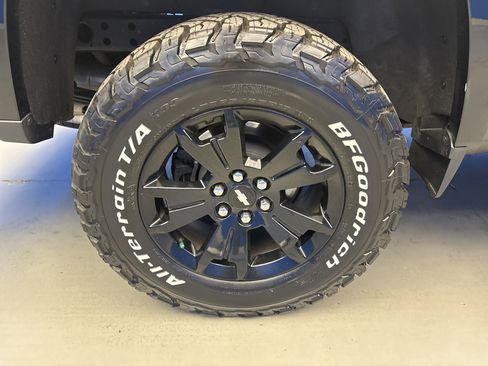 Used 2020 Chevrolet Colorado Z71 w/ Z71 Midnight Edition image 8