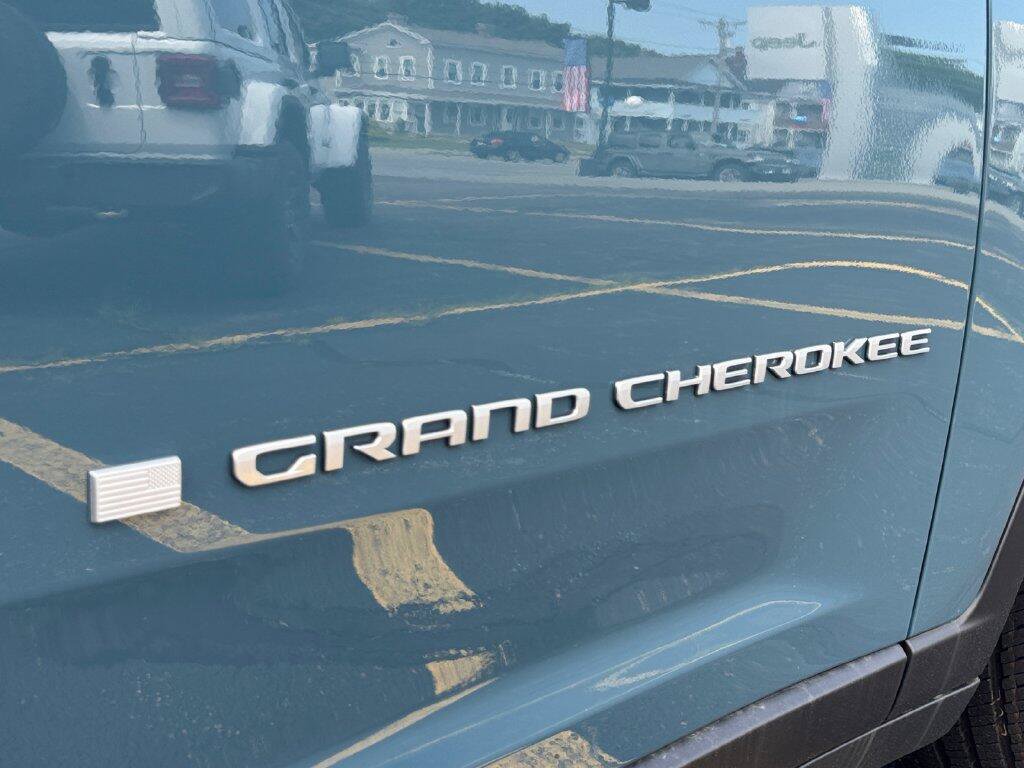 New 2026 Jeep Grand Cherokee Limited AWD/4WD image 25