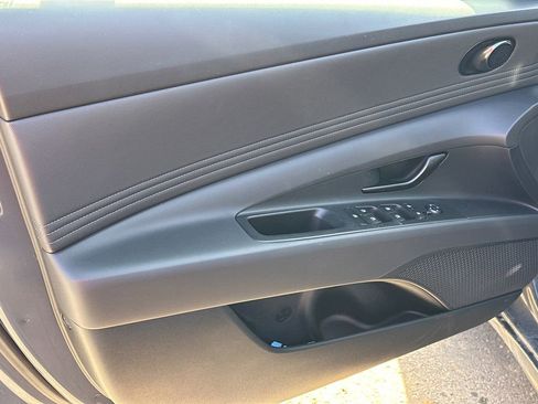 New 2025 Hyundai Elantra Sport image 10