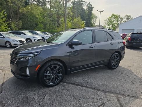 Certified 2022 Chevrolet Equinox RS FWD image 3