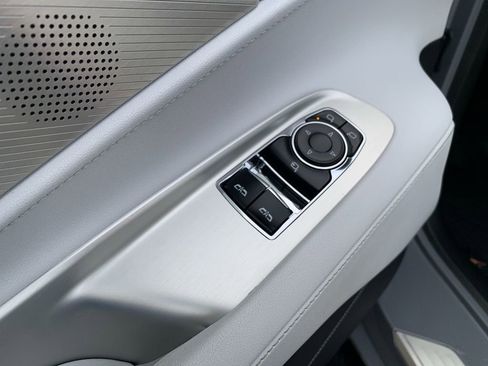 Used 2024 Chevrolet Corvette Z06 image 15