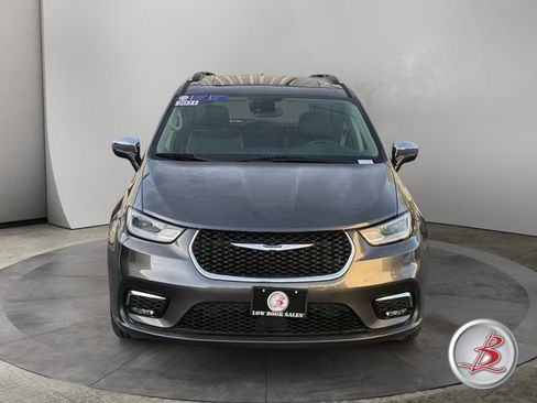 Used 2021 Chrysler Pacifica Limited w/ Premium & Safety Sphere Group image 2