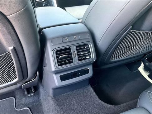 Used 2025 Audi Q5 Premium Plus w/ Premium Plus AWD/4WD image 25