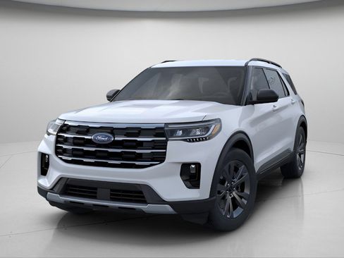 New 2026 Ford Explorer Active image 2