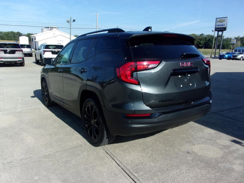 Used 2021 GMC Terrain SLT w/ Elevation Edition FWD image 2