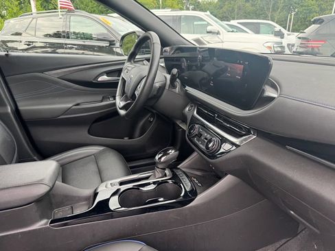 Used 2024 Buick Envista Sport Touring w/ Convenience I Package FWD image 27
