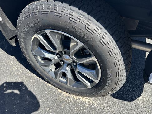 New 2026 Chevrolet Silverado 1500 LT w/ Z71 Off-Road Package AWD/4WD image 9