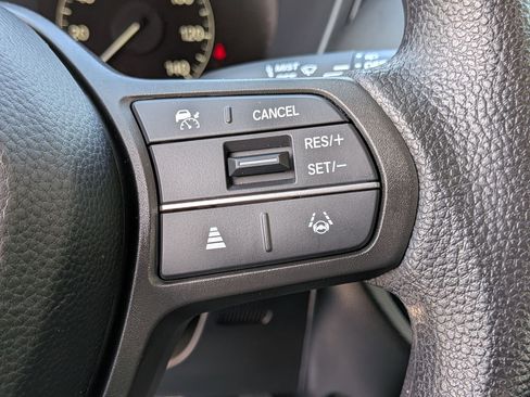 Certified 2025 Honda HR-V LX image 16