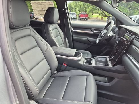 New 2026 GMC Terrain Elevation w/ Elevation Premium Package FWD image 37