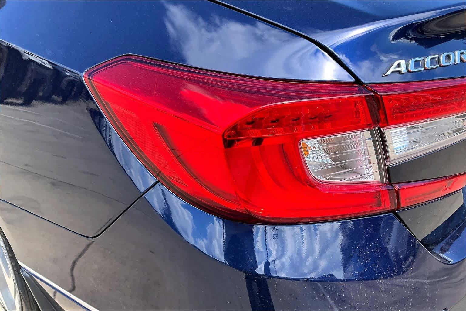 Used 2018 Honda Accord Touring image 29
