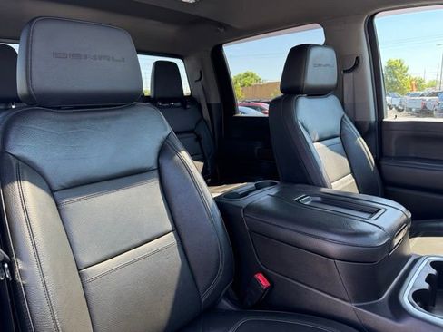 Used 2022 GMC Sierra 3500 Denali AWD/4WD image 18