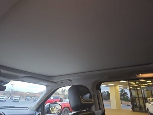 Used 2020 Ford Expedition Platinum image 11