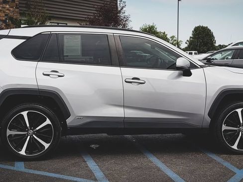 Used 2022 Toyota RAV4 XLE w/ Convenience Package AWD/4WD image 24