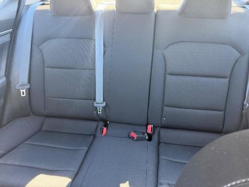 Used 2018 Hyundai Elantra SE image 26