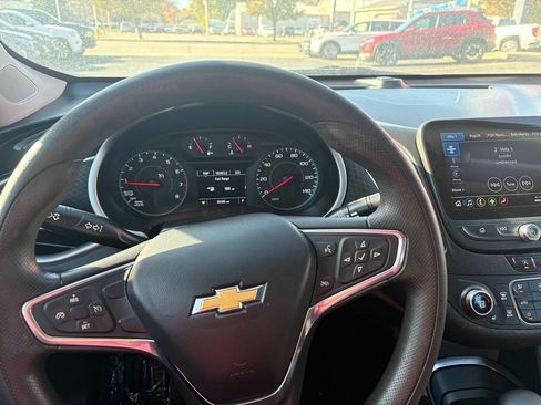 Used 2022 Chevrolet Malibu LT image 16