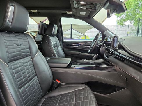 Used 2023 Cadillac Escalade V AWD/4WD image 30