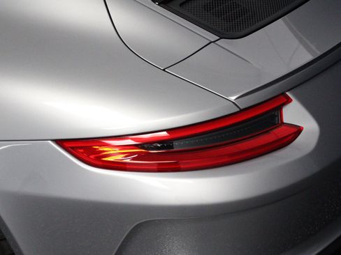 Used 2018 Porsche 911 GT3 image 25