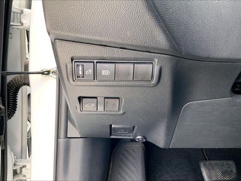 Certified 2023 Toyota Corolla Cross XLE w/ Convenience Package FWD image 33