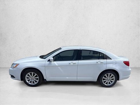 Used 2014 Chrysler 200 Touring FWD image 2