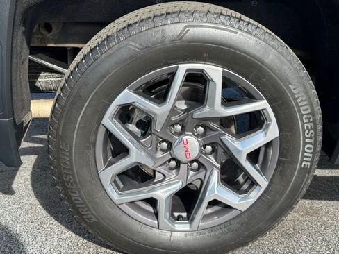 Used 2023 GMC Sierra 1500 SLT w/ SLT Premium Package image 6