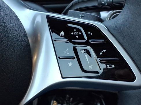 New 2026 Mercedes-Benz GLB 250 image 10