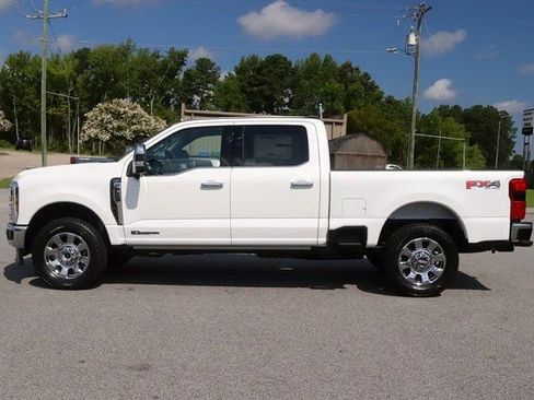 New 2025 Ford F250 Lariat w/ Lariat Ultimate Package AWD/4WD image 4