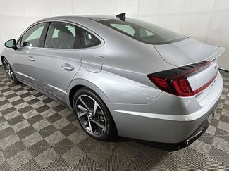 Used 2021 Hyundai Sonata SEL Plus w/ Preferred Accessory Package FWD video 5