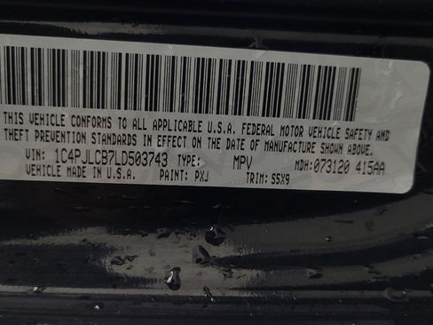 Used 2020 Jeep Cherokee Latitude FWD image 33