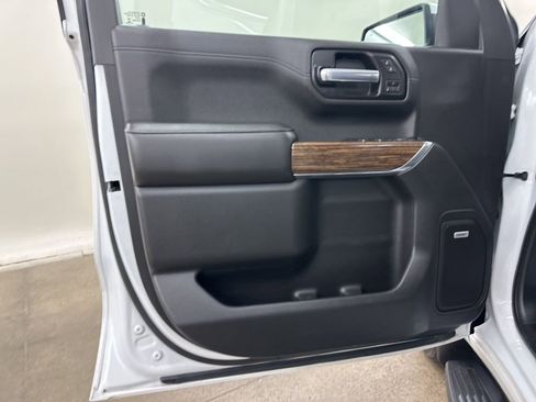 Used 2019 Chevrolet Silverado 1500 High Country w/ Trailer Camera Package image 31