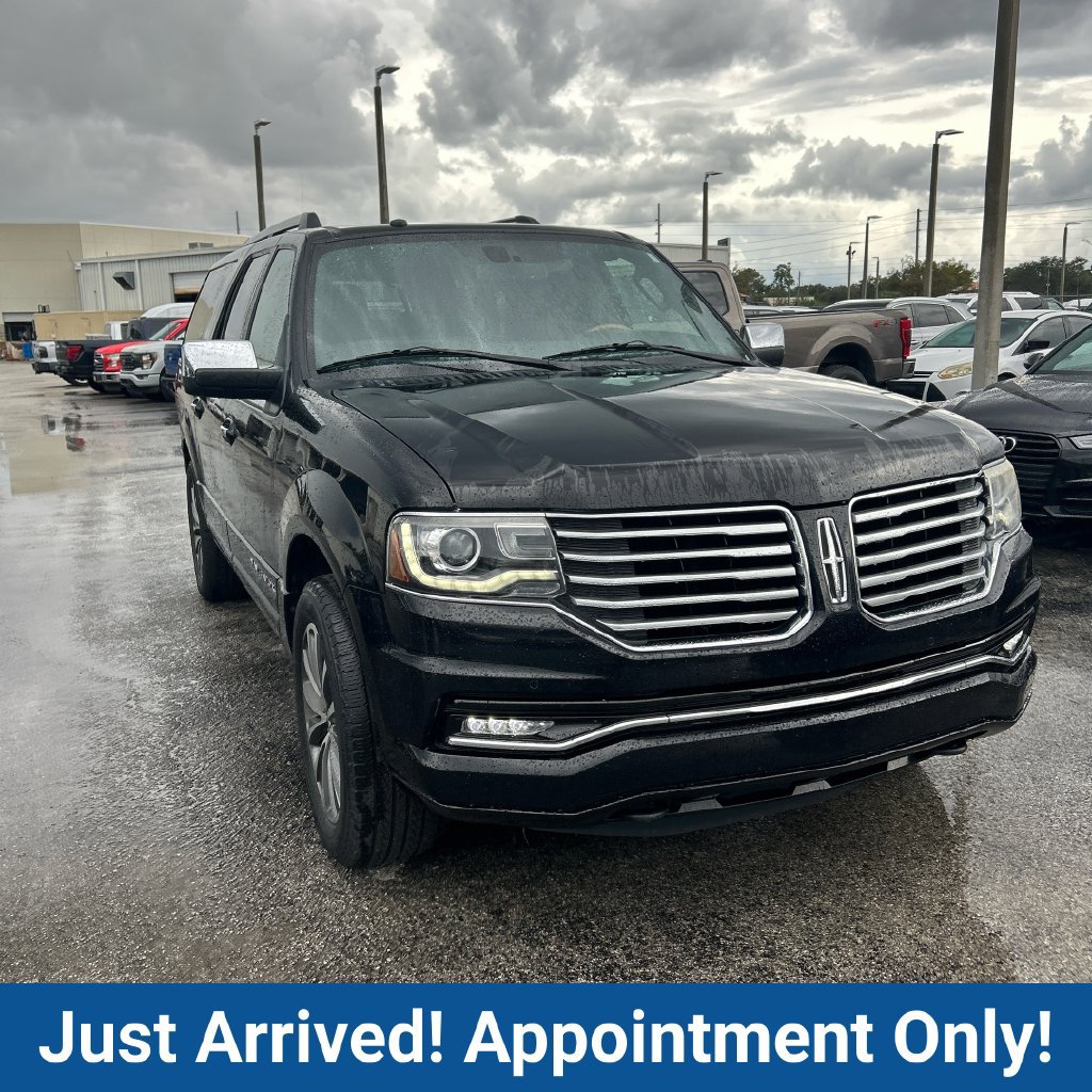 Used 2017 Lincoln Navigator L Select RWD image 1