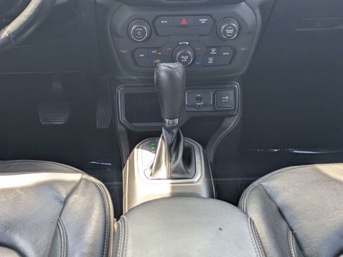 Used 2020 Jeep Renegade Altitude FWD image 19