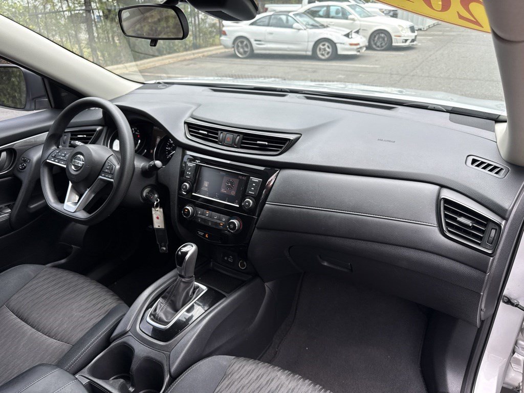 Used 2019 Nissan Rogue S FWD image 34