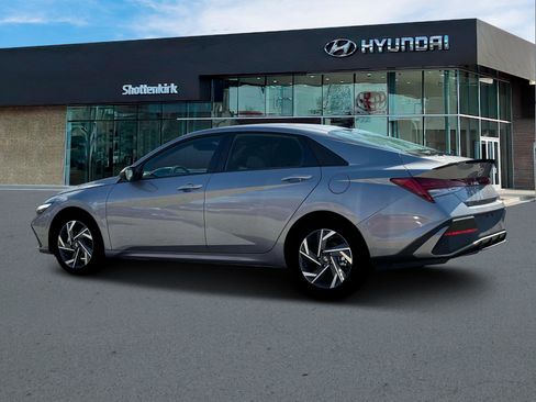 New 2025 Hyundai Elantra SEL image 4